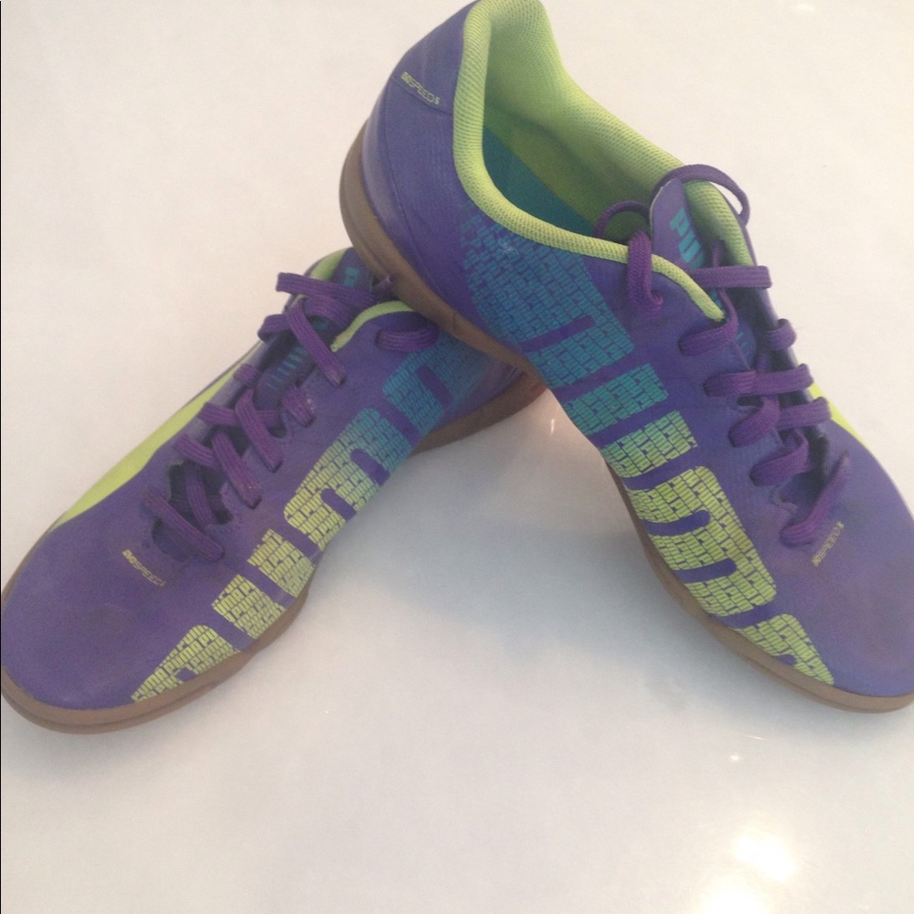Puma Kids EvoSpeed 5.3 IT Indoor Soccer sneakers